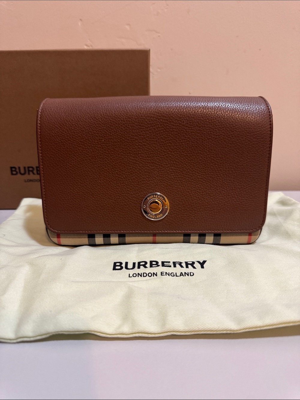 Burberry✨ Calfskin New Hampshire Brown Leather Messenger Bag Archive Beige Tan